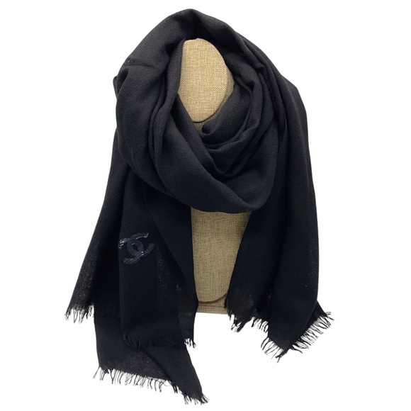 CHANEL BLACK SEQUINED CC LOGO FRINGED CASHMERE SCARF - Picture 7 of 8